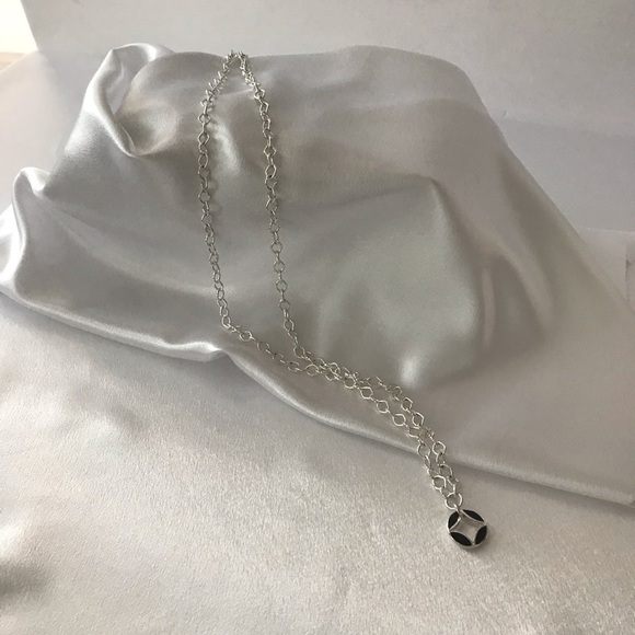 Silver chain necklace black & silver pendant - Picture 2 of 3